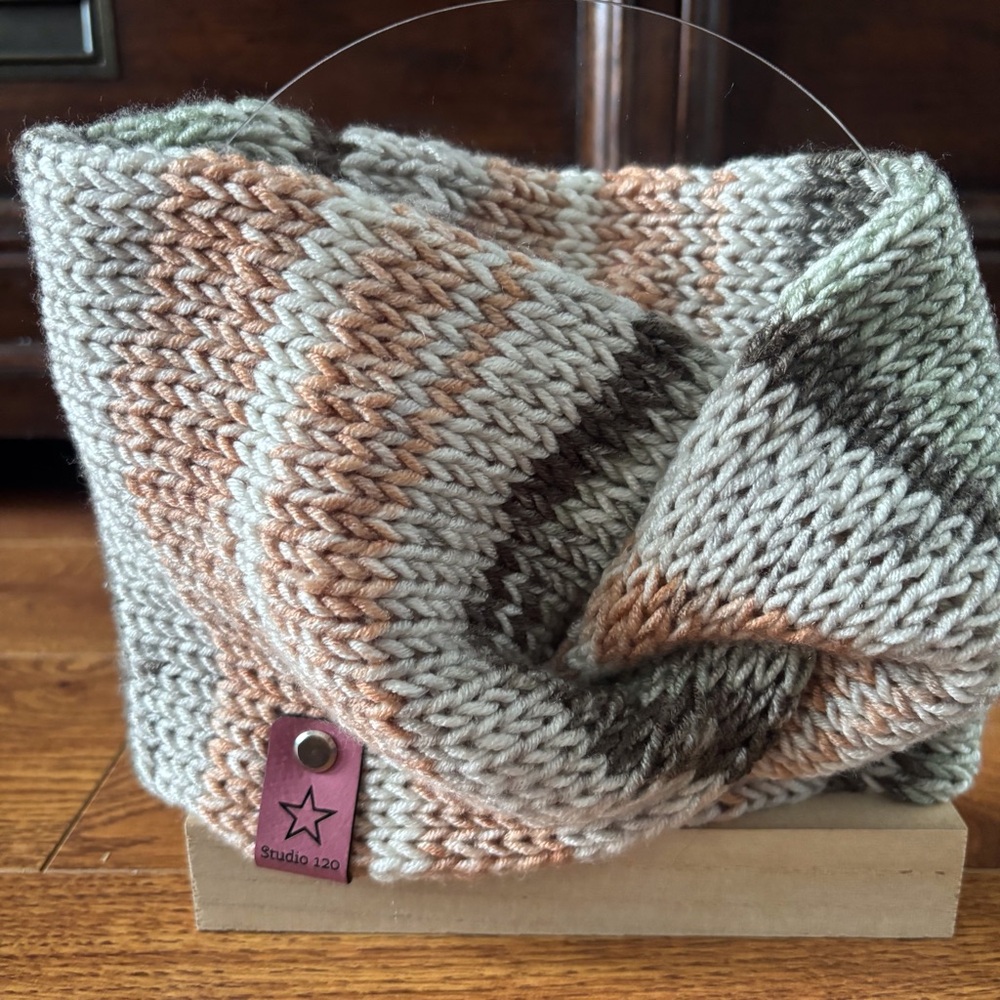 Studio 120 handmade knit twisted ear warmer Adult size